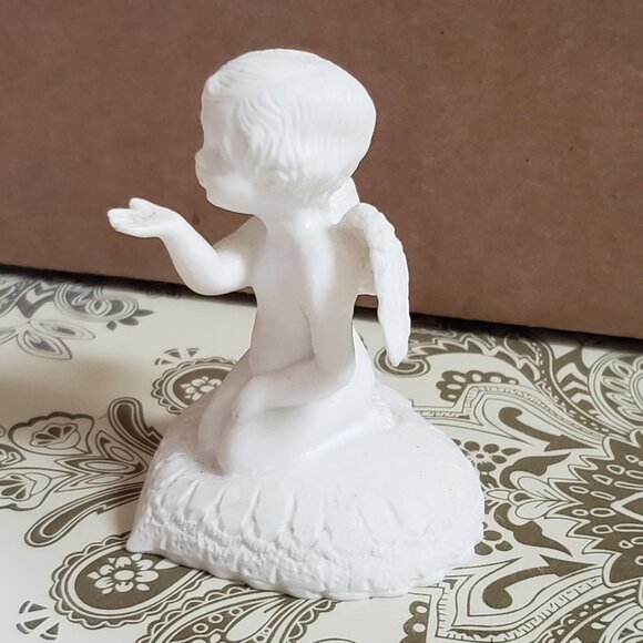 Vintage White Bisque Blowing Kiss Angel Ring Holder cottagecore 90s Victorian - Picture 4 of 6